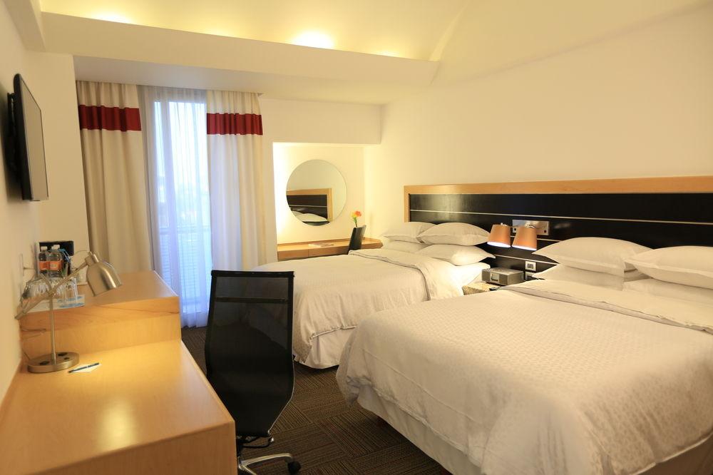 Four Points By Sheraton Colonia Roma Hotel 3*
